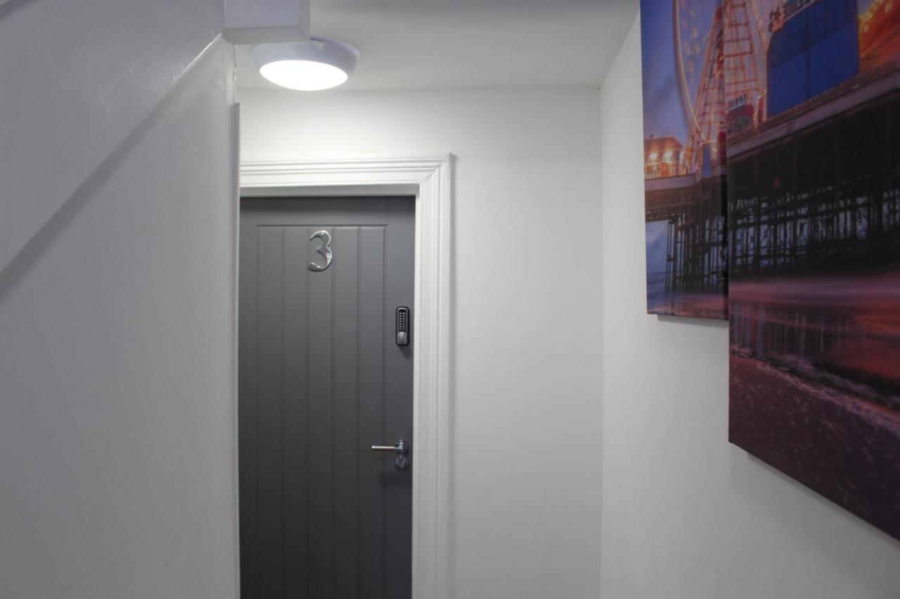 อัลเบิร์ต ลักชัวรี ฮอตทับ แอนด์ จากุซซี่ อพาร์ตเมนต์ Apartment แบล็คพูล ภายนอก รูปภาพ