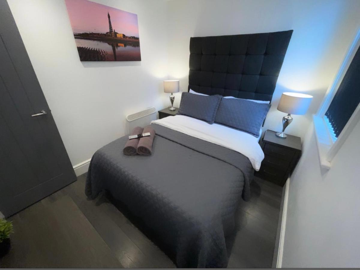 อัลเบิร์ต ลักชัวรี ฮอตทับ แอนด์ จากุซซี่ อพาร์ตเมนต์ Apartment แบล็คพูล ภายนอก รูปภาพ
