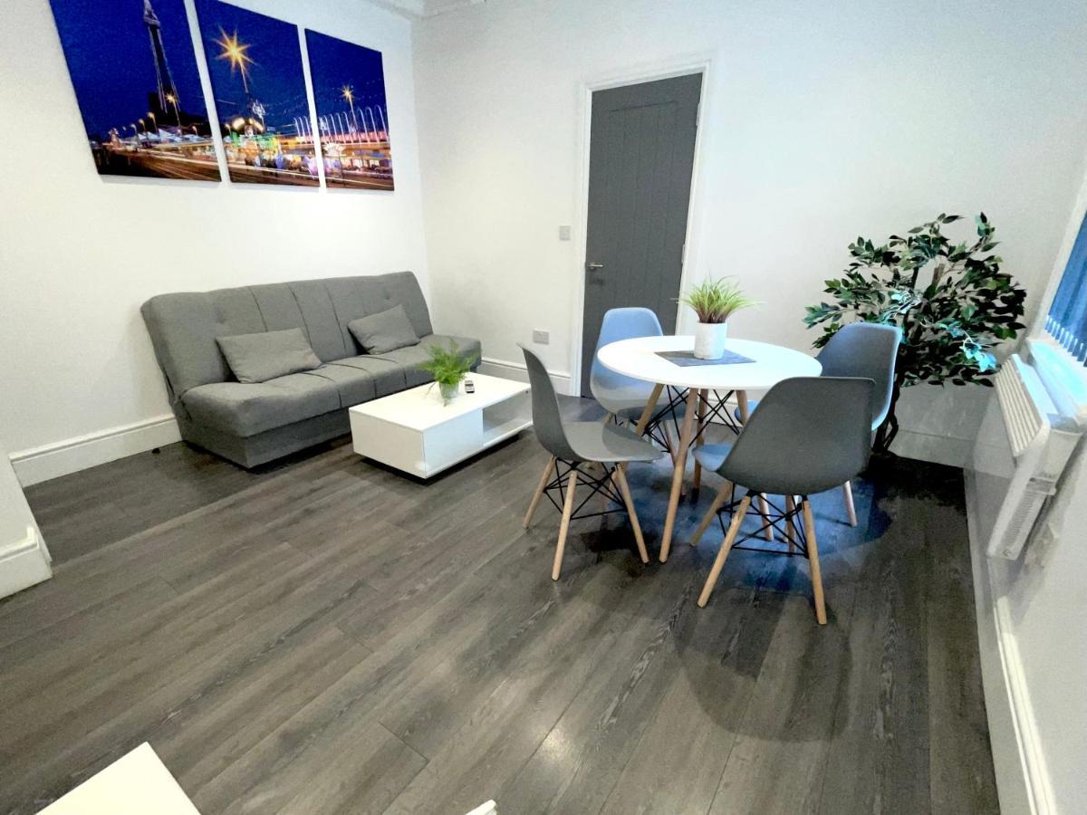 อัลเบิร์ต ลักชัวรี ฮอตทับ แอนด์ จากุซซี่ อพาร์ตเมนต์ Apartment แบล็คพูล ภายนอก รูปภาพ