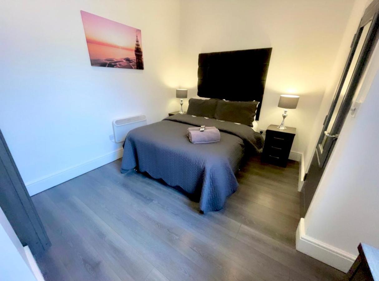 อัลเบิร์ต ลักชัวรี ฮอตทับ แอนด์ จากุซซี่ อพาร์ตเมนต์ Apartment แบล็คพูล ภายนอก รูปภาพ
